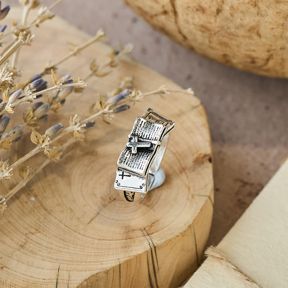 Anillo de Biblia con Cruz: Compañero Sagrado de Fe