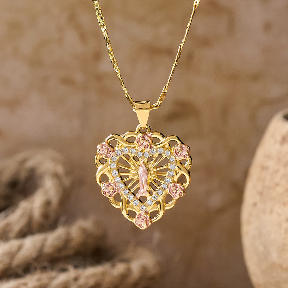 Collar de Corazón Calado de la Virgen con Detalle de Rosa: Recordatorio Diario de Su Intercesión