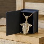 Collar con Dije de Cruz de Jesús con Circonias y Caja de Regalo: Poder Divino y Fe Marcada
