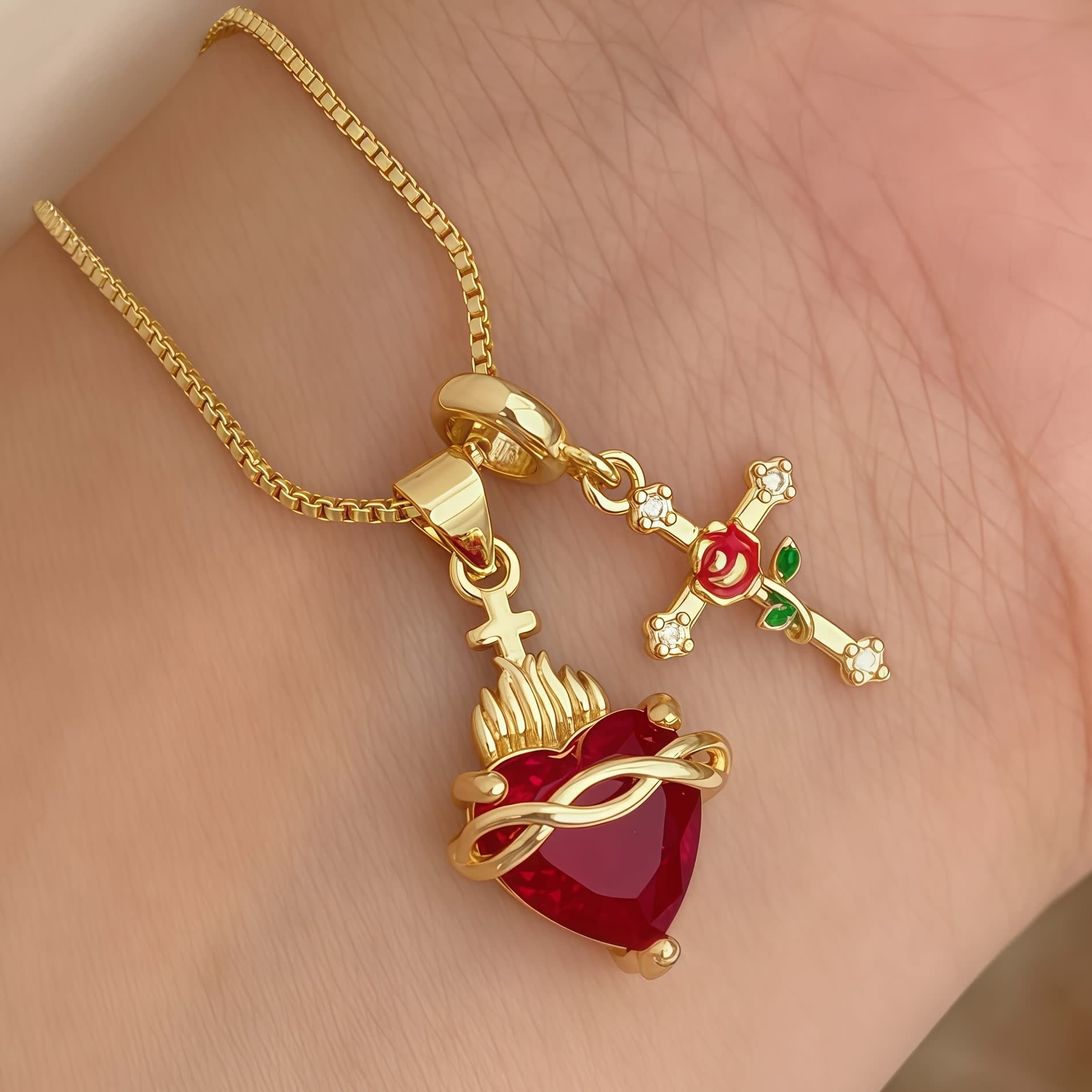 Collar con Dije de Cruz del Sagrado Corazón y Rosa: Amor Divino y Gracia Redentora