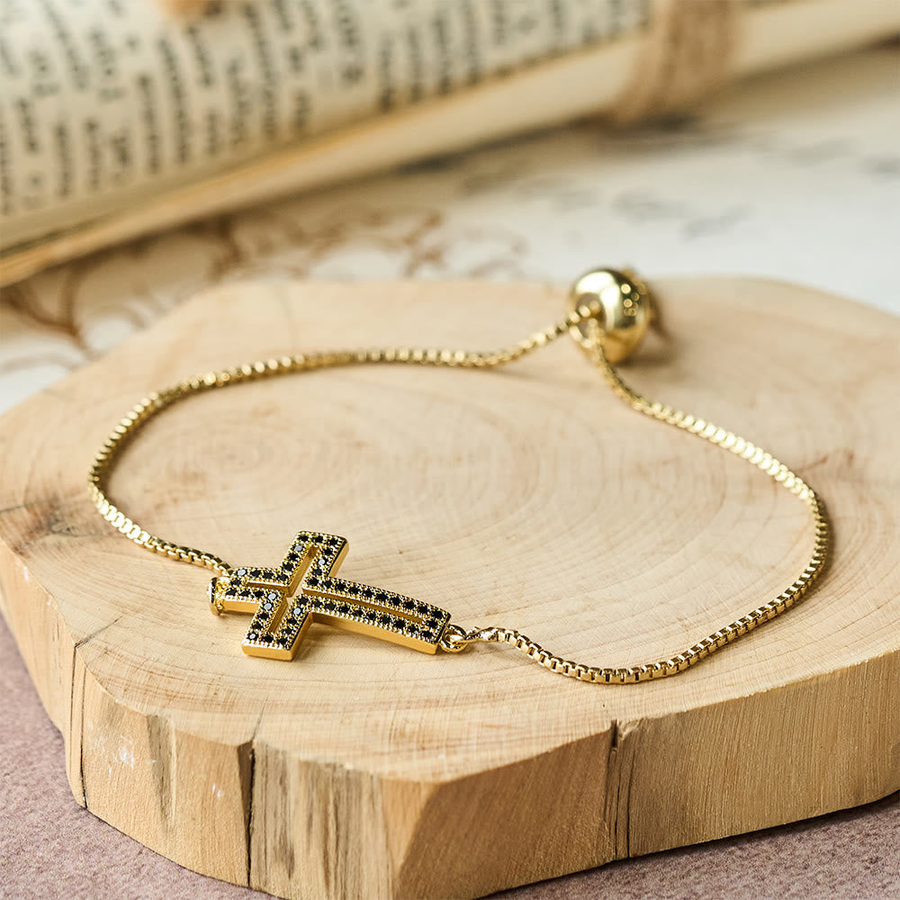 Pulsera de Cruz de Circonia en Dorado/Plata/Negro: Encarna la Gracia de la Cruz