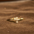 Anillo de Cruz con Circonias: Devoción Eterna en Oro, Plata y Oro Rosa