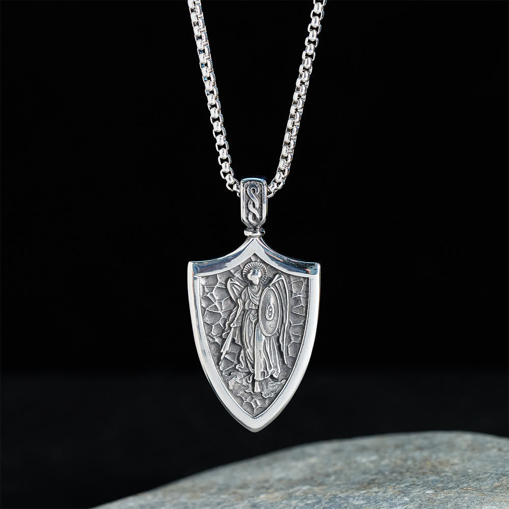Collar de Titanio con Amuleto Escudo de San Miguel Arcángel