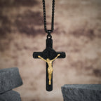 Collar con Dije Crucifijo y Medalla de San Benito Estilo Retro Clásico: Protección