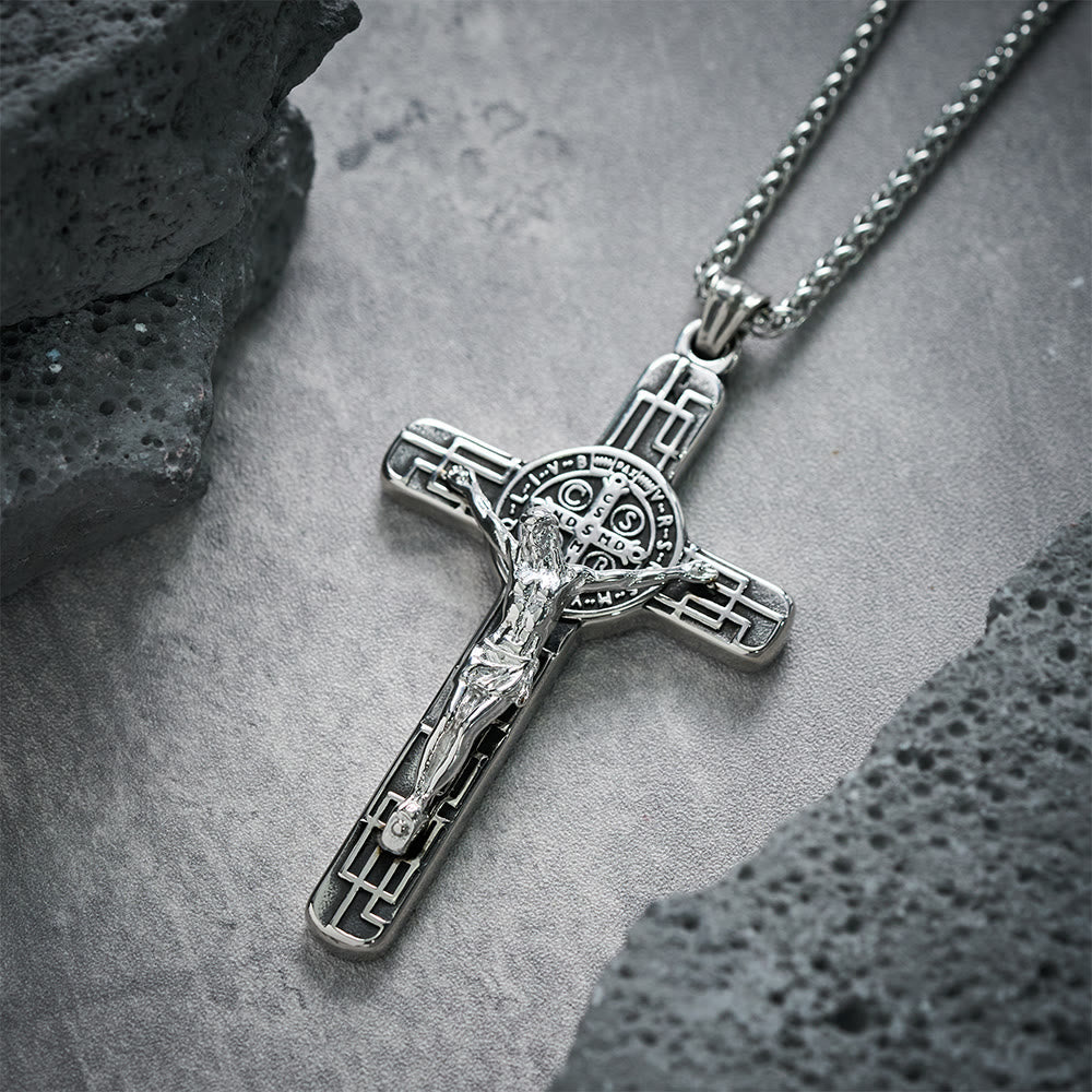 Collar con Dije Crucifijo y Medalla de San Benito Estilo Retro Clásico: Protección