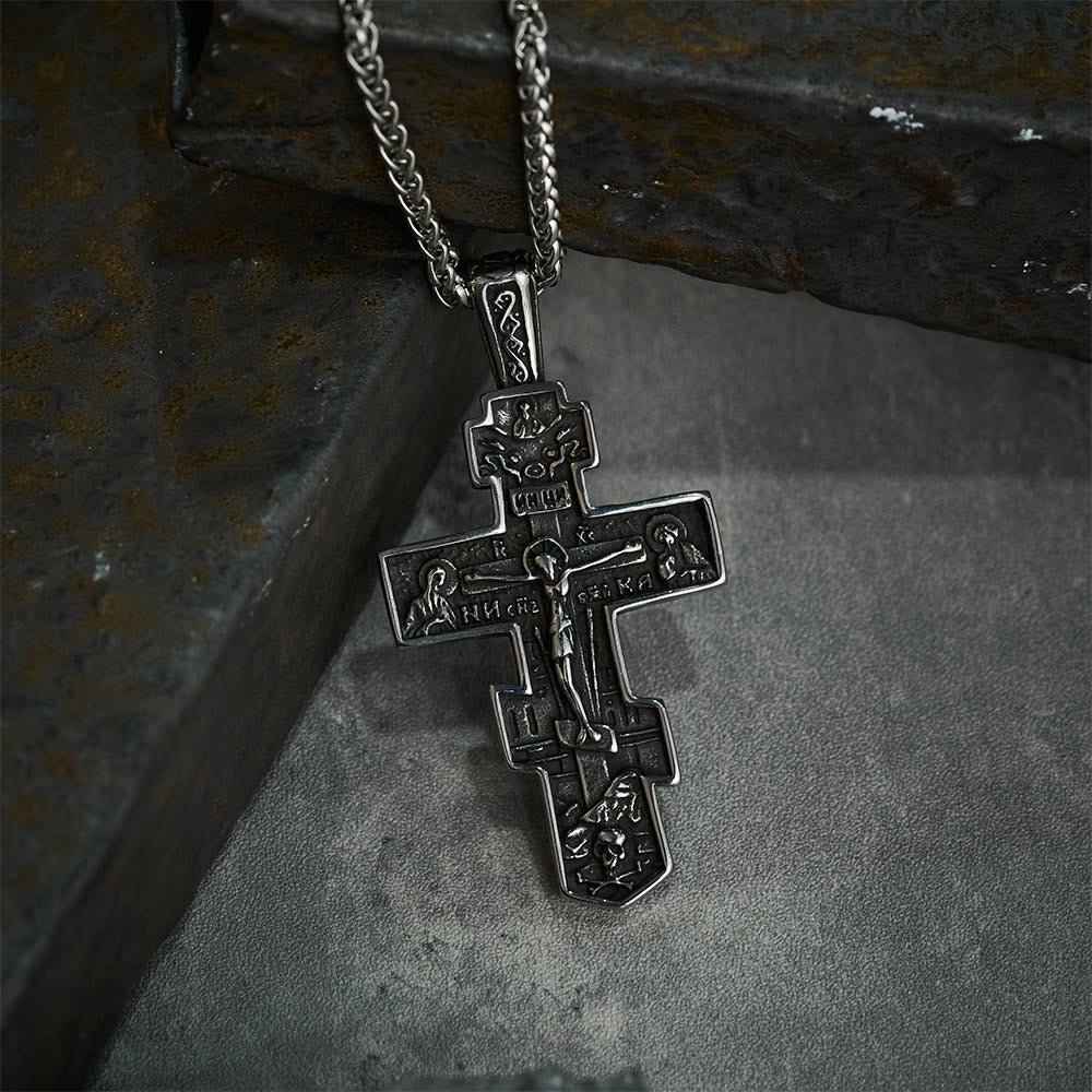 Collar de Titanio con Crucifijo Ortodoxo de Jesús: Joyería de Protección