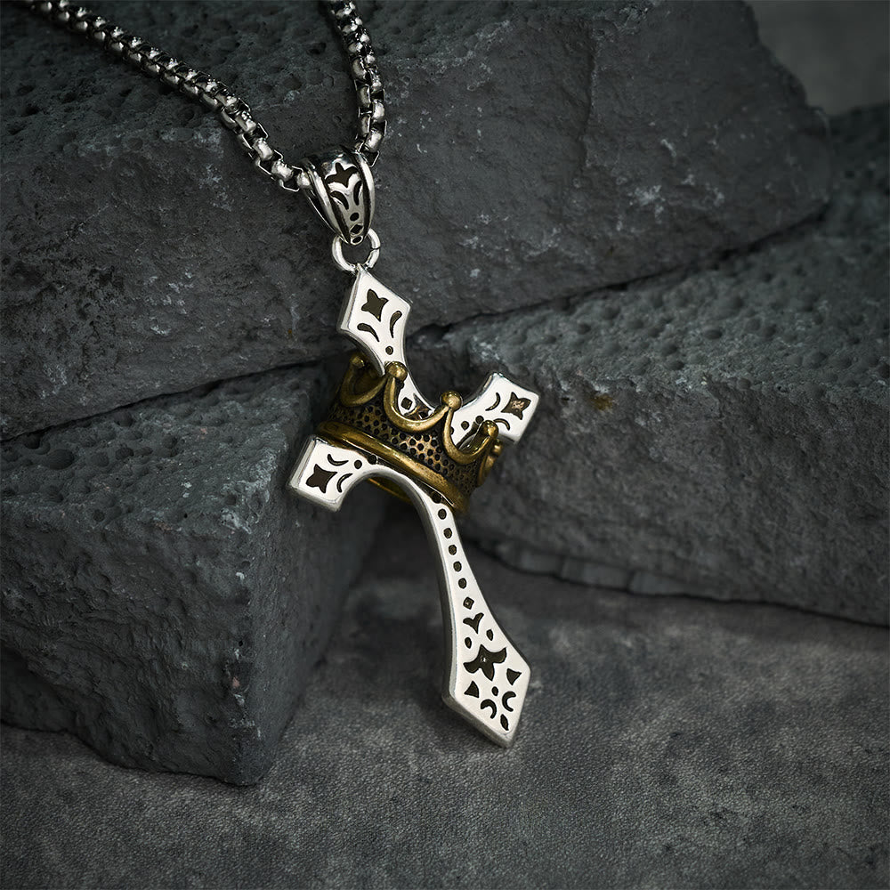 Collar de Cruz Coronada: Joyería Religiosa