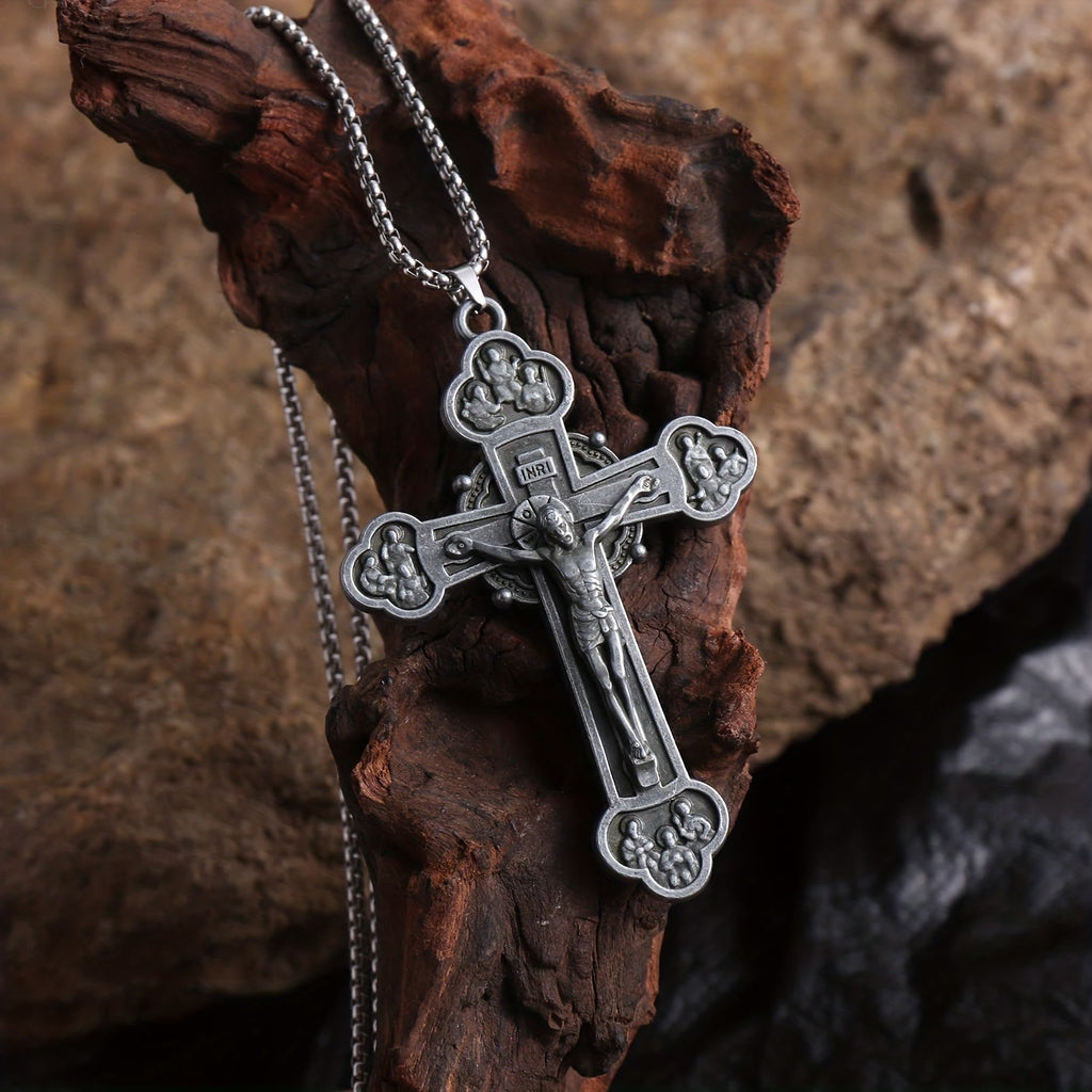 Collar de Cadena de Eslabones con Crucifijo Ornamentado y Silueta de Jesús: Señal de Redención