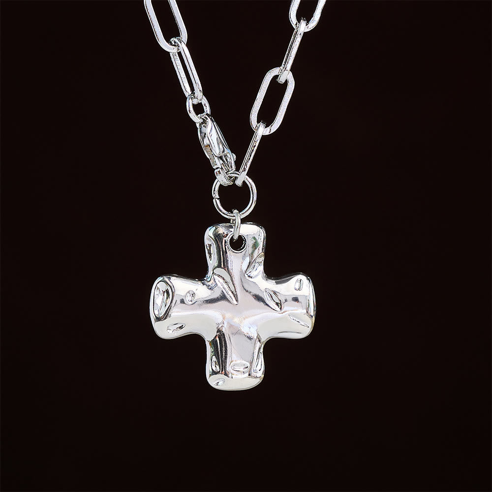 Collar de Cadena de Eslabones Clip con Cruz Minimalista: Símbolo de Fe y Estilo Moderno