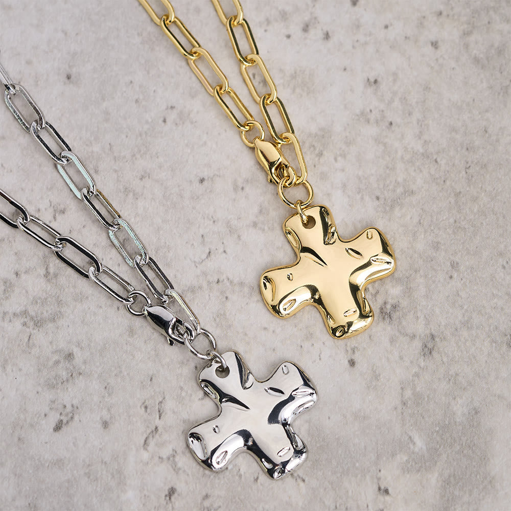 Collar de Cadena de Eslabones Clip con Cruz Minimalista: Símbolo de Fe y Estilo Moderno