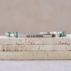 Pulsera Salmo 46:5 de Turquesa Africana Natural: Barra Grabada y Cuentas de Piedra