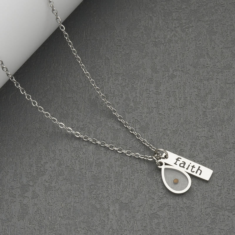 Collar de Fe Semilla de Mostaza con Corazón y Gota: Símbolo de una Fe Pequeña pero Poderosa