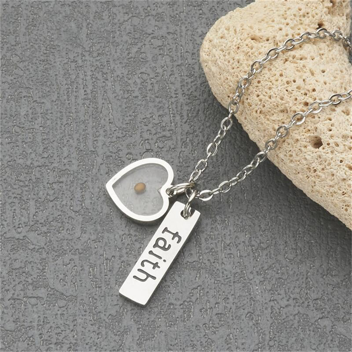 Collar de Fe Semilla de Mostaza con Corazón y Gota: Símbolo de una Fe Pequeña pero Poderosa