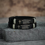 Pulsera Luminosa de Silicona con Cruz y Mateo 19:26: Mensaje Eterno de Esperanza y Fe