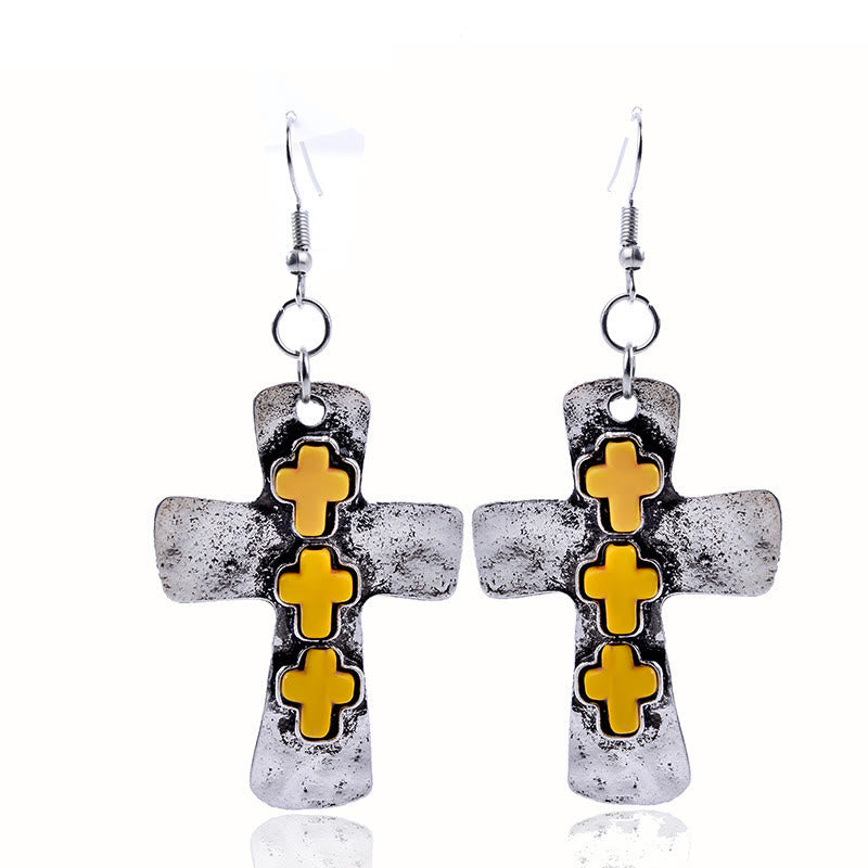 Aretes Texturizados de Tres Cruces con Incrustaciones de Piedra: Fe y Protección VIP