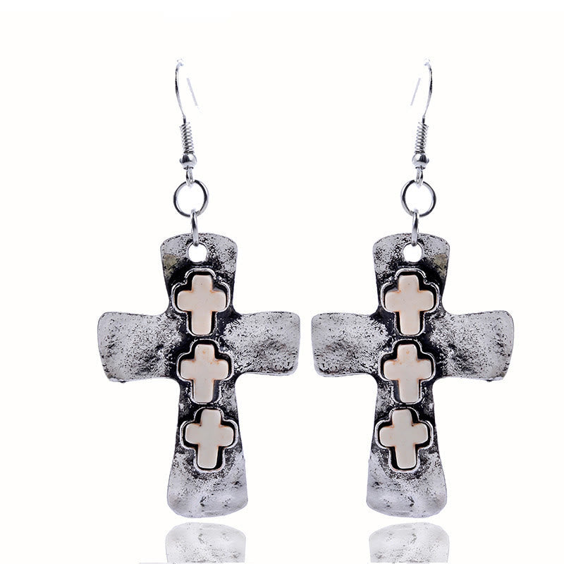 Aretes Texturizados de Tres Cruces con Incrustaciones de Piedra: Fe y Protección VIP
