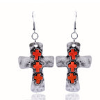 Aretes Texturizados de Tres Cruces con Incrustaciones de Piedra: Fe y Protección VIP