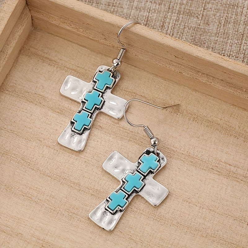 Aretes Texturizados de Tres Cruces con Incrustaciones de Piedra: Fe y Protección VIP