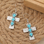 Aretes Texturizados de Tres Cruces con Incrustaciones de Piedra: Fe y Protección