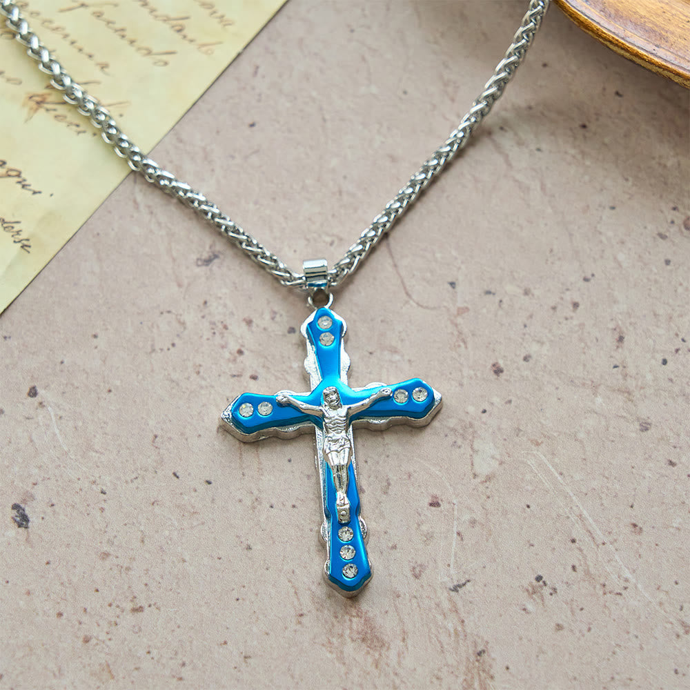 Collar Crucifijo Esculpido Detallado en Azul/Plata: Accesorio Sagrado de Devoción