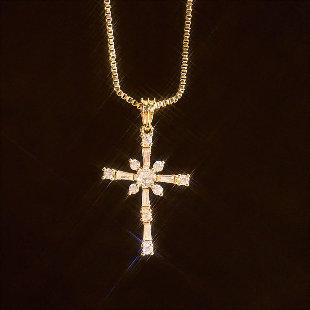 Collar de Cruz con Piedras Incrustadas Brillantes: Señal de Protección Divina