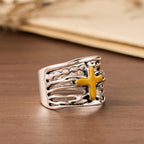 Anillo de Cruz de Cobre en Dos Tonos: Recordatorio Sereno de Paz y Gracia
