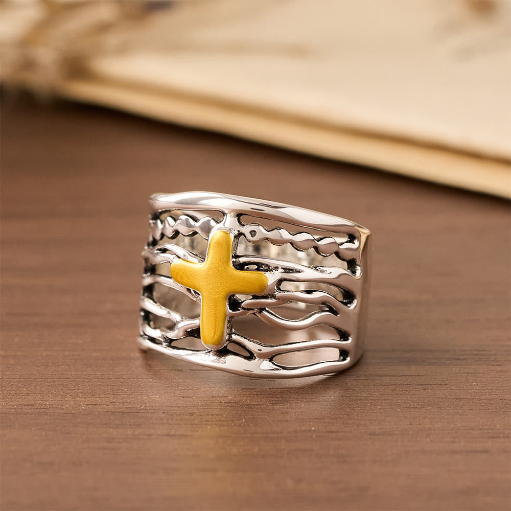 Anillo de Cruz de Cobre en Dos Tonos: Recordatorio Sereno de Paz y Gracia