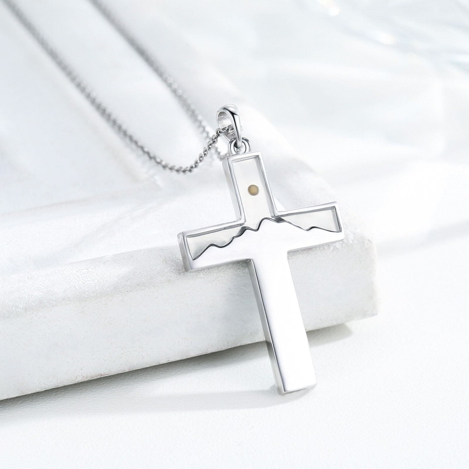 Collar de Semilla de Mostaza con Luna Creciente y Cruz: Incrustación de Turquesa y Tono Plata