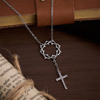Collar de Cruz con Corona de Espinas: Símbolo de la Pasión y Redención de Cristo