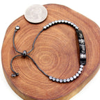 Pulsera de Fe y Valor de Metal en Cuatro Colores con Barra Grabada o Lisa