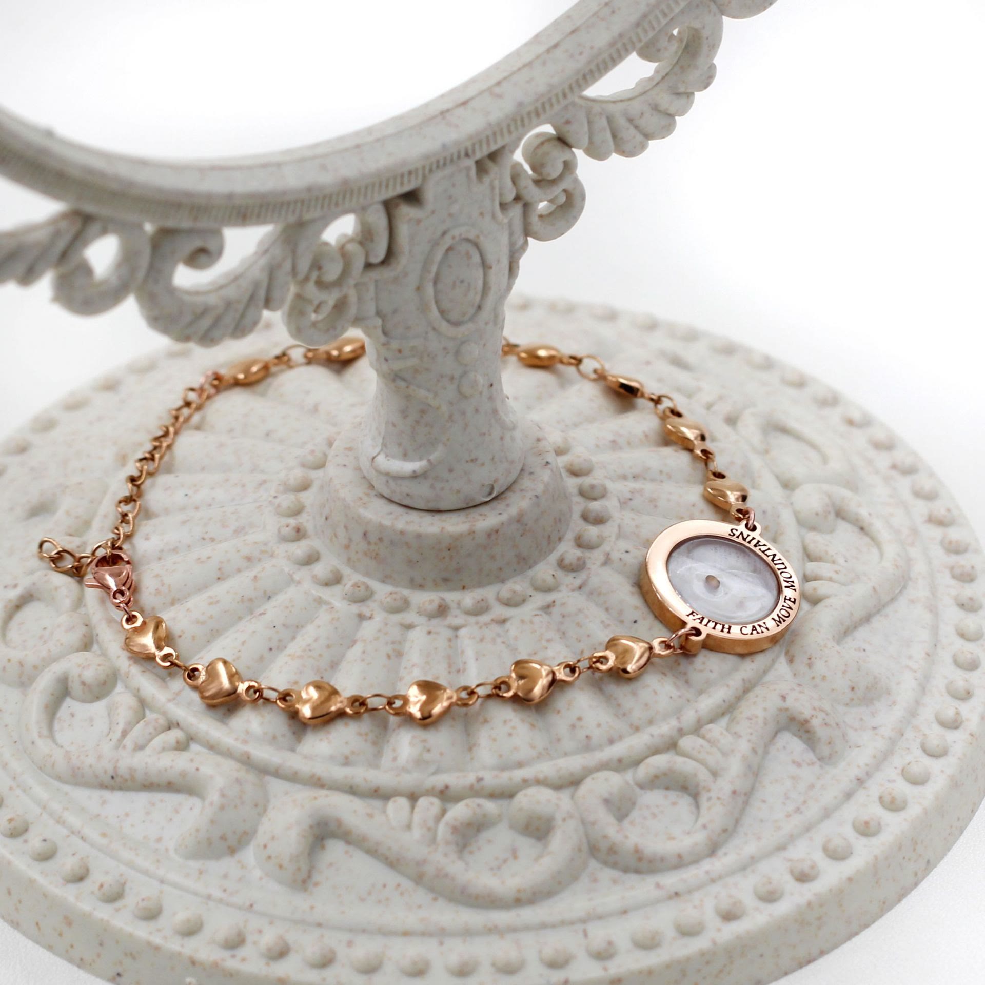 Pulsera Mateo 17:20 y Lucas 1:37 con Semilla de Mostaza: Corazones con Detalle de Circonia