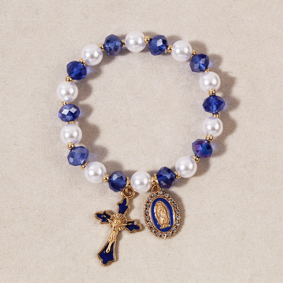 Pulsera de Cuentas con Medallón Mariano: Detalles de la Virgen y Dije de Cruz Esmaltada