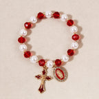 Pulsera de Cuentas con Medallón Mariano: Detalles de la Virgen y Dije de Cruz Esmaltada