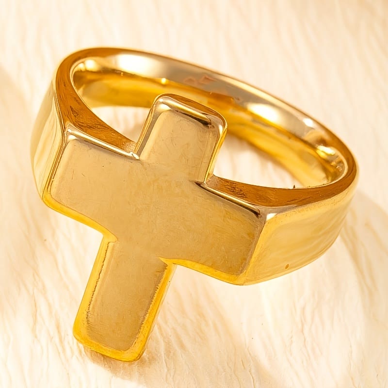 Anillo de Metal Centrado en la Cruz: Acabado Pulido para un Estilo de Fe Eterno
