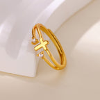 Anillo de Doble Banda con Cruz y Circonia: Símbolo del Amor Radiante de Cristo