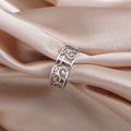 Anillo de Cruz Calada en Filigrana: Símbolo de la Gracia Duradera de Cristo