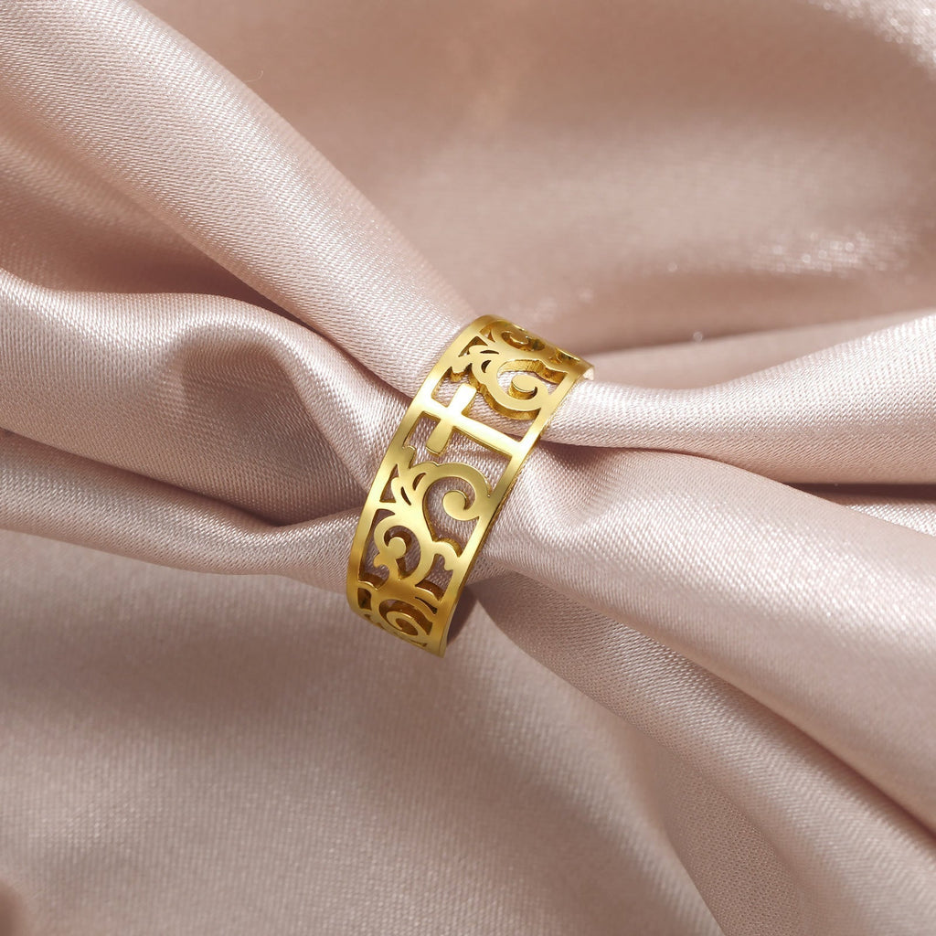 Anillo de Cruz Calada en Filigrana: Símbolo de la Gracia Duradera de Cristo