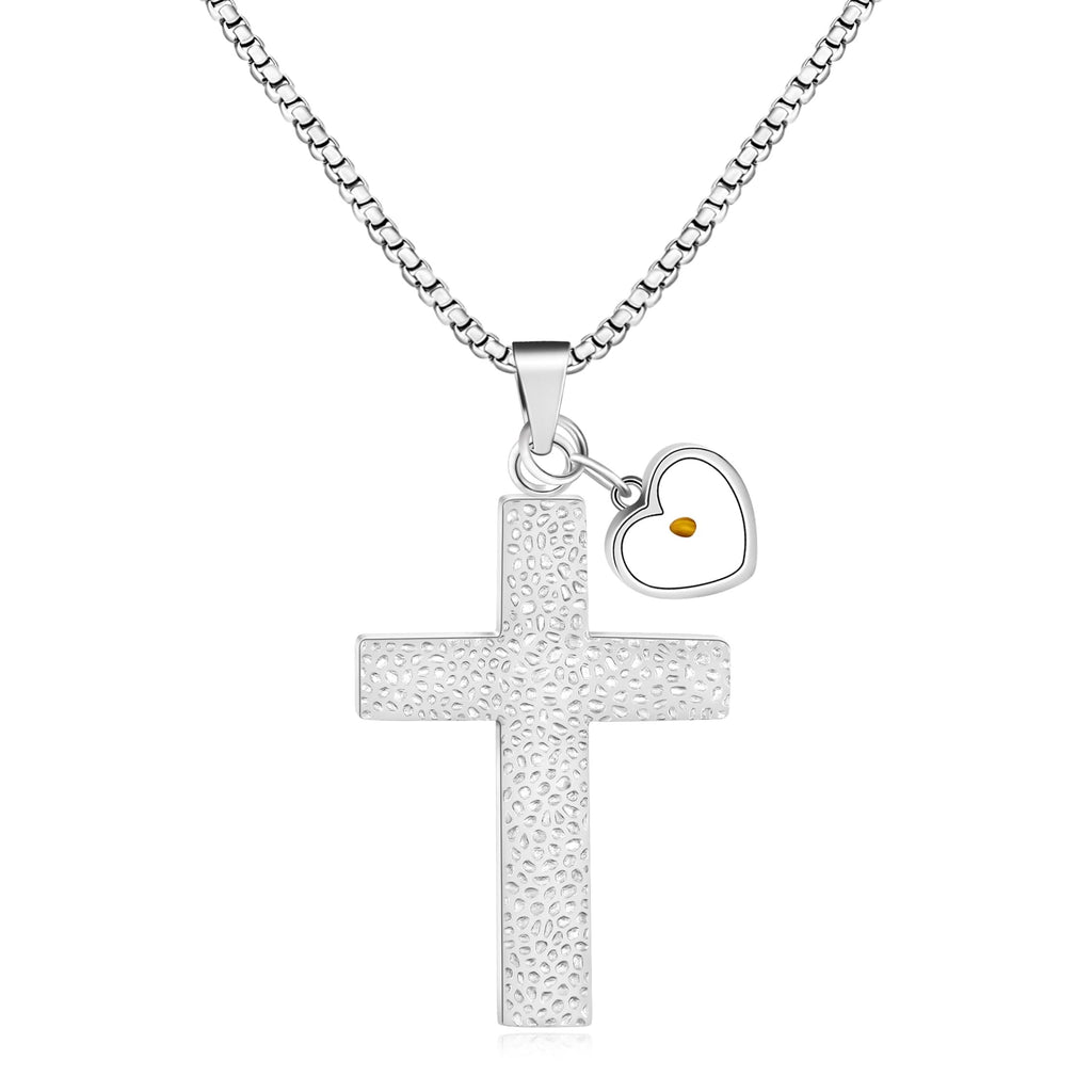 Collar de Cruz Texturizada con Semilla de Mostaza: Dijes Metálicos como Recordatorio Espiritual