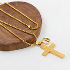 Collar de Cruz Texturizada con Semilla de Mostaza: Dijes Metálicos como Recordatorio Espiritual