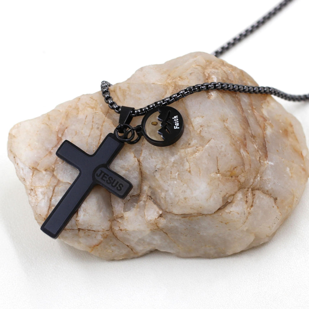 Collar de Cruz Semilla de Mostaza con Grabado de Jesús: Amor de Cristo y Poder de la Fe