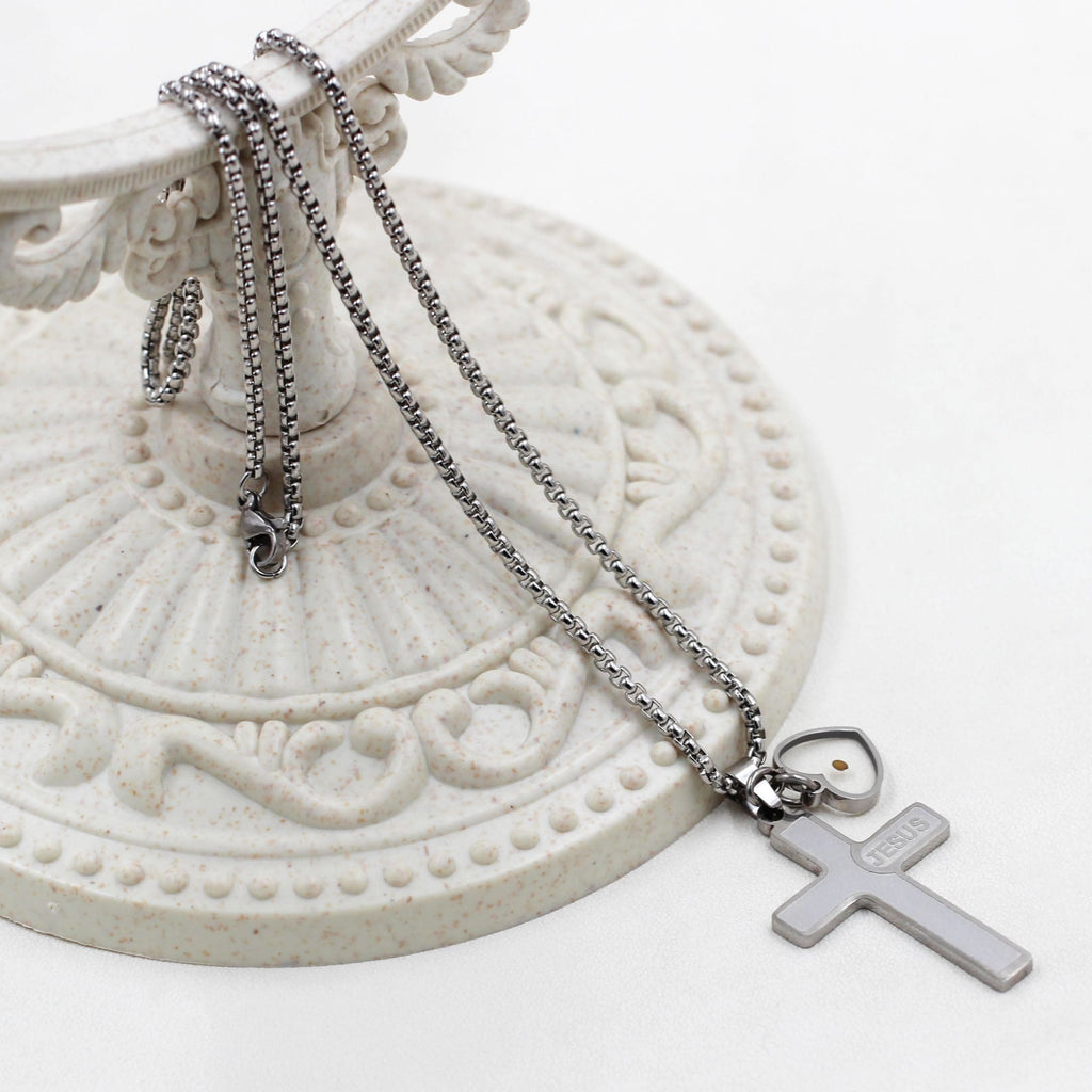 Collar de Cruz Semilla de Mostaza con Grabado de Jesús: Amor de Cristo y Poder de la Fe