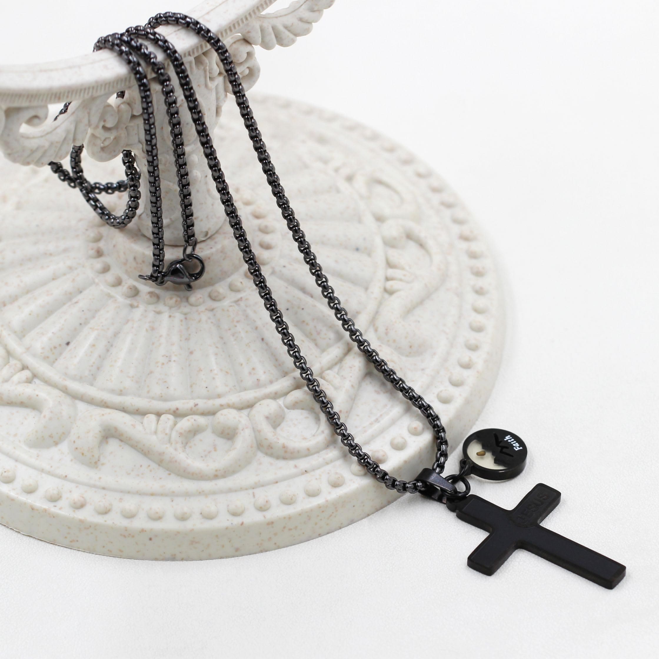 Collar de Cruz Semilla de Mostaza con Grabado de Jesús: Amor de Cristo y Poder de la Fe