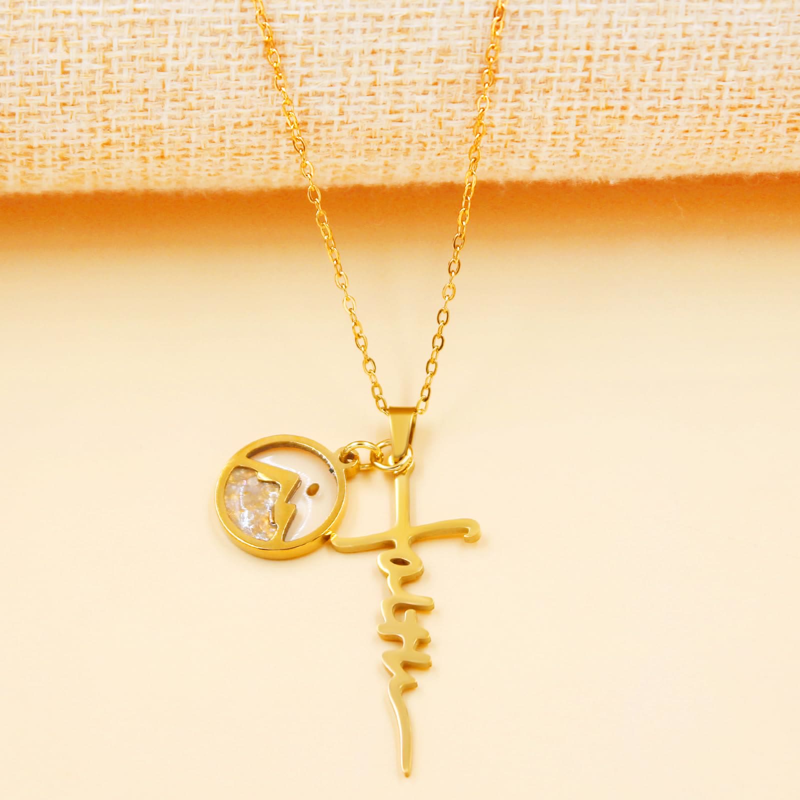 Collar de Cruz con Semilla de Mostaza y Letra de Fe: Símbolo de una Fe que Mueve Montañas