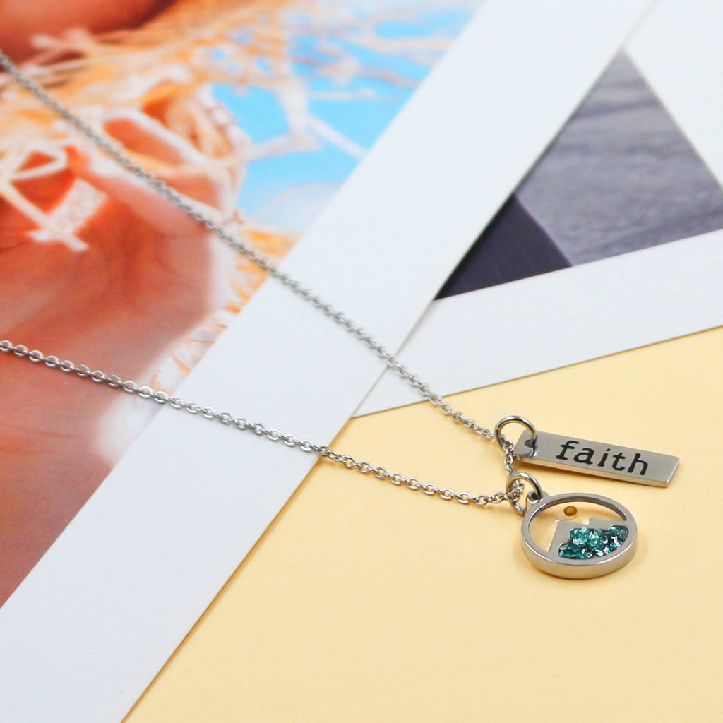 Collar de Placa de Fe con Semilla de Mostaza y Montaña: Símbolo de una Fe que Mueve Montañas