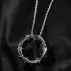 Collar de Circonia Corona de Espinas: Símbolo del Sacrificio Redentor de Cristo