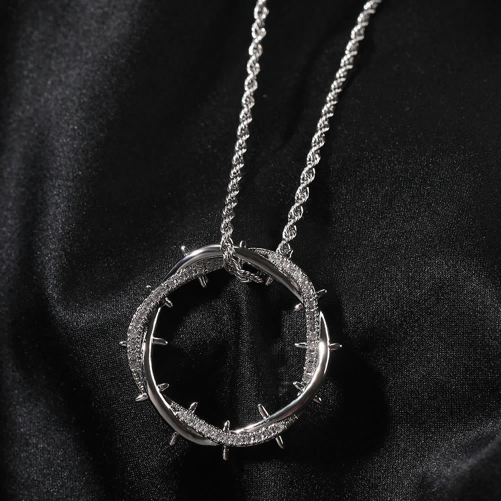 Collar de Circonia Corona de Espinas: Símbolo del Sacrificio Redentor de Cristo