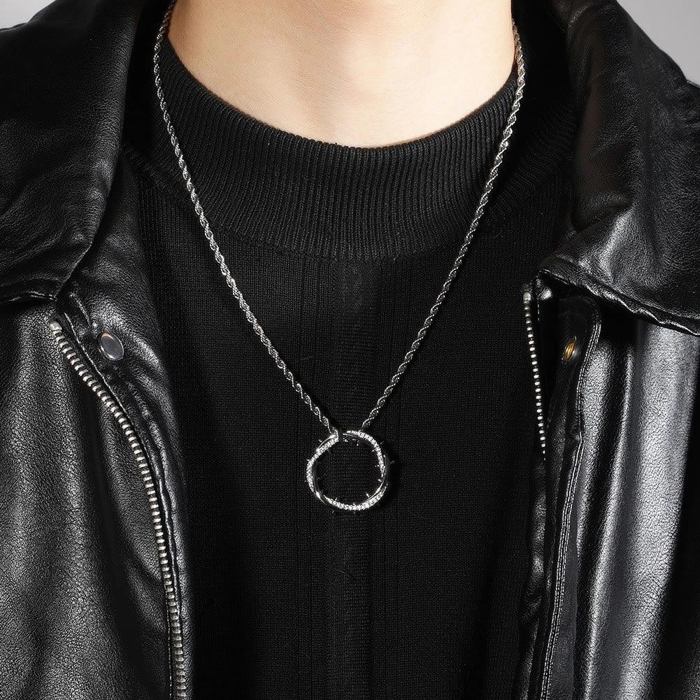 Collar de Circonia Corona de Espinas: Símbolo del Sacrificio Redentor de Cristo