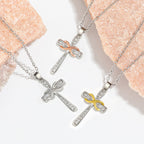 Collar de Circonia con Cruz Infinita: Símbolo del Amor Eterno de Cristo