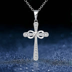 Collar de Circonia con Cruz Infinita: Símbolo del Amor Eterno de Cristo