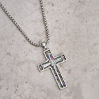 Collar de Cruz de Clavo con Incrustación de Concha Abulón: Símbolo del Amor Sacrificial de Cristo